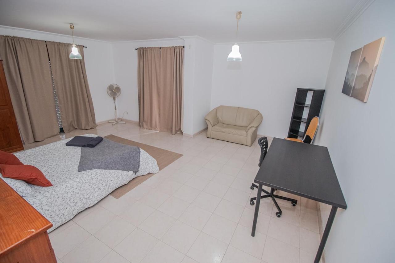 Charming Private Rooms In An Apartment A2 Penha - ファロ エクステリア 写真