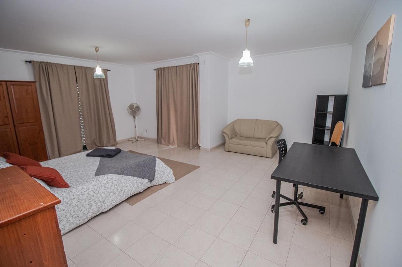 Charming Private Rooms In An Apartment A2 Penha - ファロ エクステリア 写真